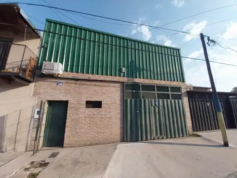 Galpón, 315 m2, J. J. Paso 5800, PERMUTA.