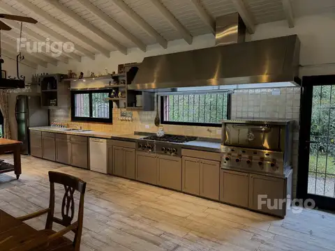 INTERESANTE CASA QUINTA A 15 MINUTOS DE ROSARIO