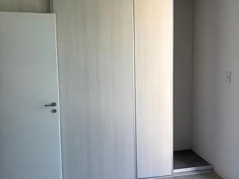 hermosos duplex con cochera a pasos del rio