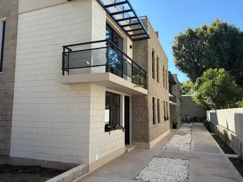 hermosos duplex a pasos del rio