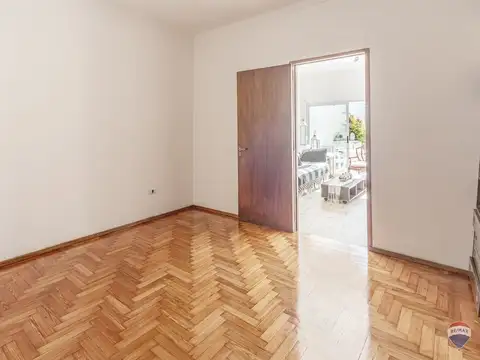 Depto Tipo Casa 6 ambientes con 2 baños