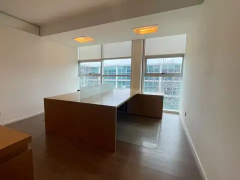 Oficina en Alquiler, Skyglass 1, Pilar, 130 m2, amoblada