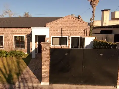 Casa renovada en Areco- a minutos de la plaza principal