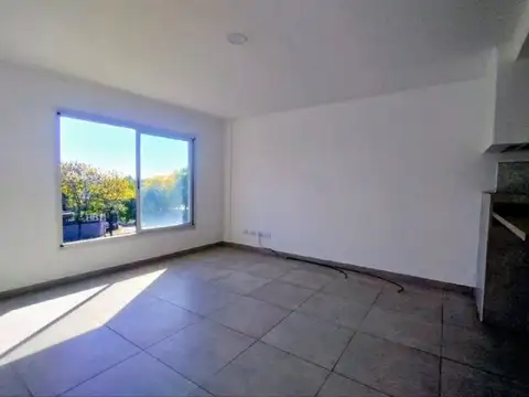 Departamento en Alquiler en Ituzaingo Sur, $ 400.000