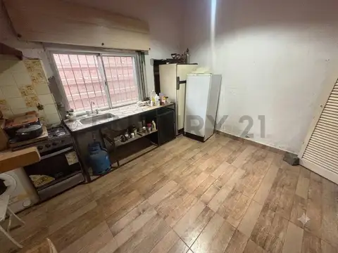 ALQUILER CASA 3 AMBIENTES CON JARDIN BENAVIDEZ