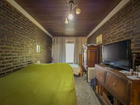 CASA VENTA CITY BELL 3 DORMITORIOS PATIO QUINCHO