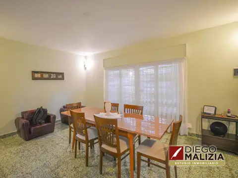 Quirno Costa   817  Lomas de Zamora