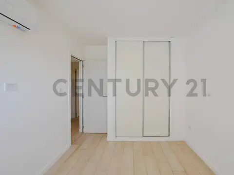 12 e/ 37 y 38 200, Piso 4