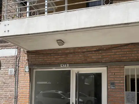 Local a la calle con vidriera