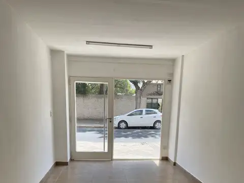 Local a la calle con vidriera