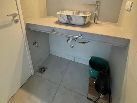 Local en Alquiler en Los Pinares, $ 800.000