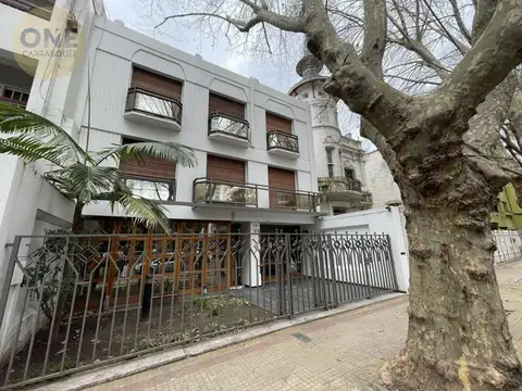 Espectacular Casona de 3 niveles ideal Emprendimientos . Instituciones