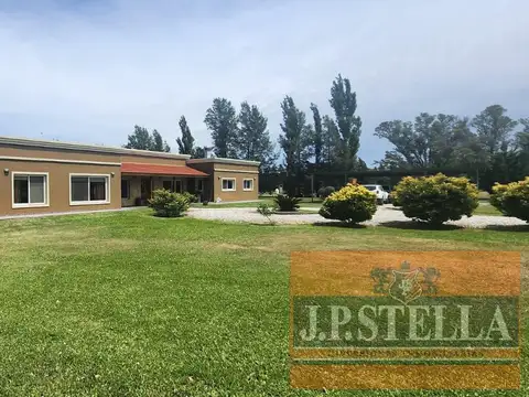 Casa 6 ambientes con 4 baños