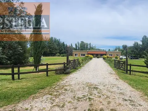 Casa 6 Amb c/ Pileta climatizada 490 m² Edif. en 10.000 m² Lote - Estancia Las Lilas