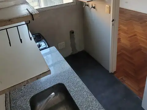 Av Asamblea 800, Piso 5