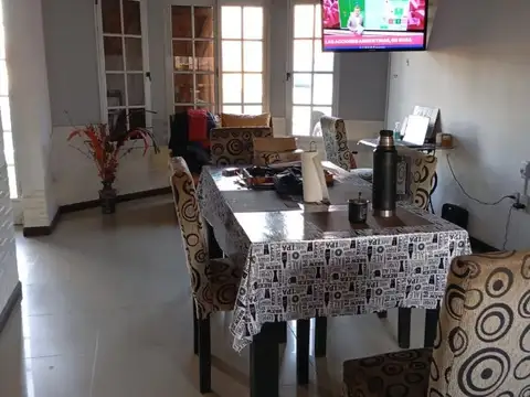 Casa 3 ambientes con 2 baños