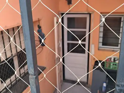 Depto Tipo Casa 4 ambientes con 2 baños