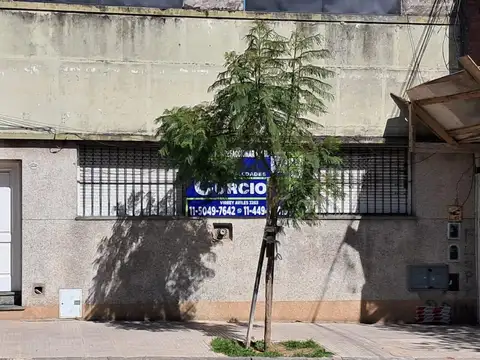 Depto Tipo Casa en Venta 50 años