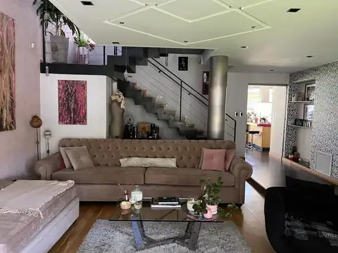 Casa 5 ambientes con 5 baños