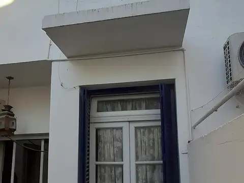 Depto Tipo Casa 3 ambientes con 2 baños