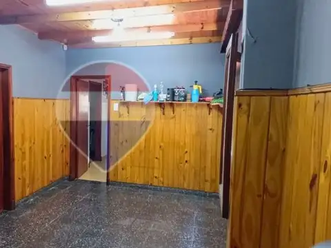 VENTA CASA 4 AMBIENTES PATIO COCHERA BERNAL OESTE