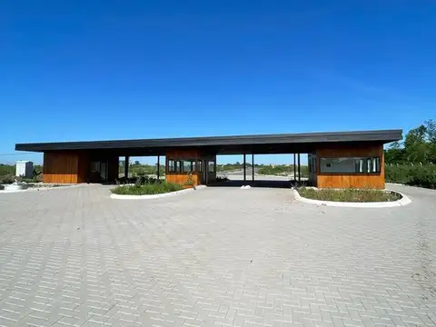 LOTE VILLAGE JOVEN