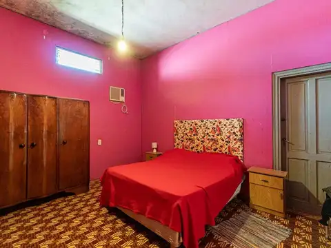 CASA EN VENTA ALVAREZ CON DOS LOCALES