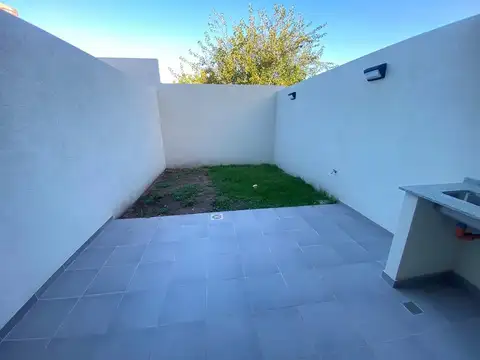Casa 3 ambientes con 2 baños