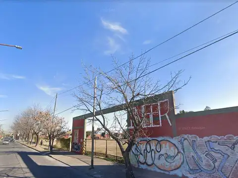 Terreno en Venta 83  mts Frente