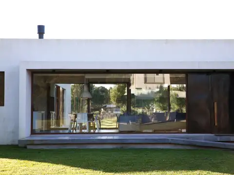 Casa en venta en Pinamar La Herradura alquiler temporada