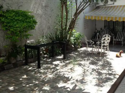Propiedad a la venta.Casa de 4 ambientes en la zona de Caballito.