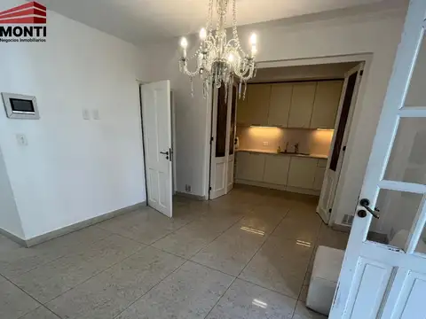 A Dos Cuadras De La Plaza Principal