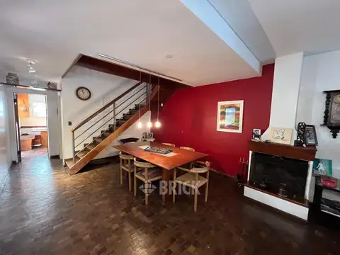 CASA C/ESCRIT EN ROJAS AL 500 - GARAGE P/2 AUTOS GRAN TZA BALCON PATIO Y JDIN ESPECT LIVING SUITE