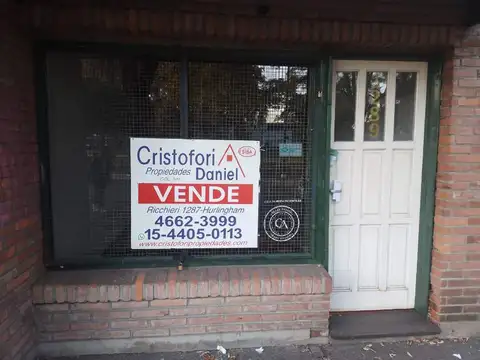 Local en venta en Hurlingham-Frente a estación
