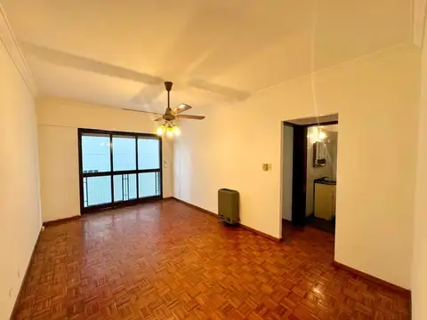 Departamento dos ambientes con cochera en venta - Bernal Centro
