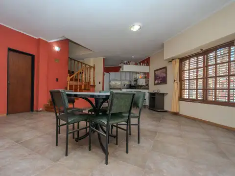 Casa 4 ambientes con 3 baños