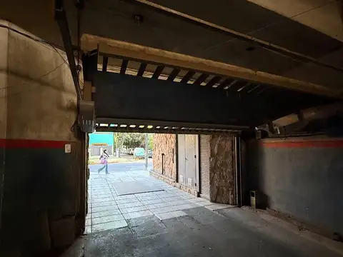 VENTA COCHERA FIJA Y CUBIERTA- SEGURIDAD 24HS. PORTON AUTOMATIZADO CON CONTROL REMOTO- COMODA CIRCULACION-POSIBLE FINANCIACION