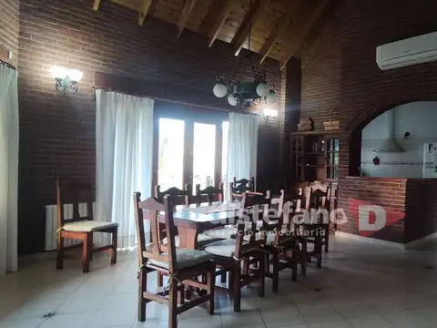 Casa 5 ambientes con 5 baños