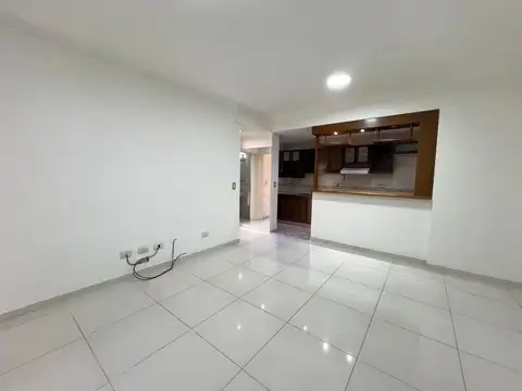 VENTA 3 AMBIENTES CON PATIO MONTE CASTRO