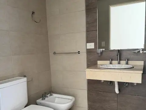 Monoambiente con Balcón Aterrazado y patio