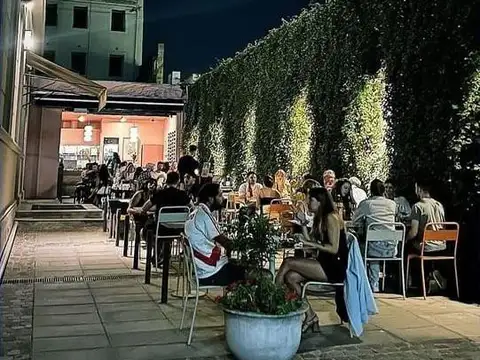 Excelente local en complejo Casa San Jose!