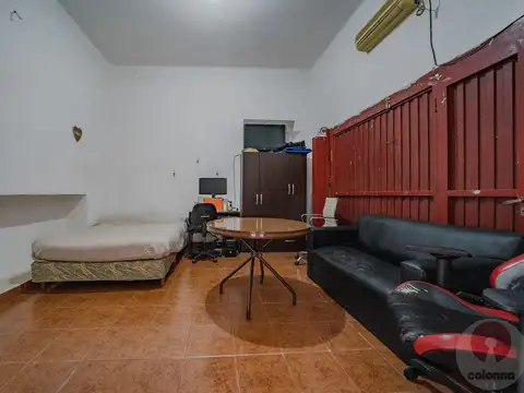 CASA  DE TRES AMBIENTES EN VENTA CON LOCAL! EN VILLA RAFFO