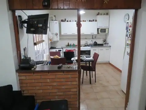 Depto Tipo Casa 3 ambientes con 2 baños
