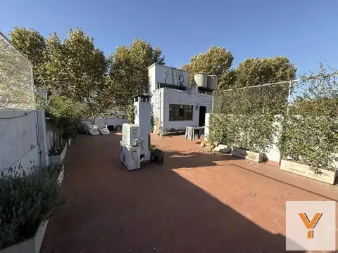 Depto Tipo Casa 2 ambientes con 1 baño