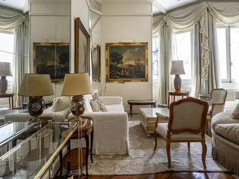 Montevideo y Av Alvear