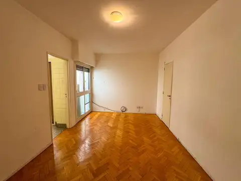Venta Monoambiente con balcón en Almagro