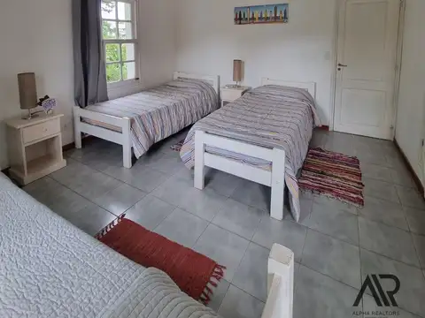 Casa en venta de 5 dormitorios c/ cochera en La Barra