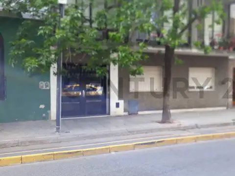 VENTA SEMIPISO 2 (DOS) AMBIENTES LUMINOSOS EN LO MEJOR DE CABALLITO