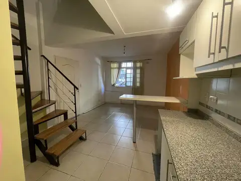 Depto Tipo Casa en Venta 28 años