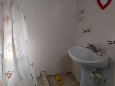 Casa en Alquiler con 1 cochera